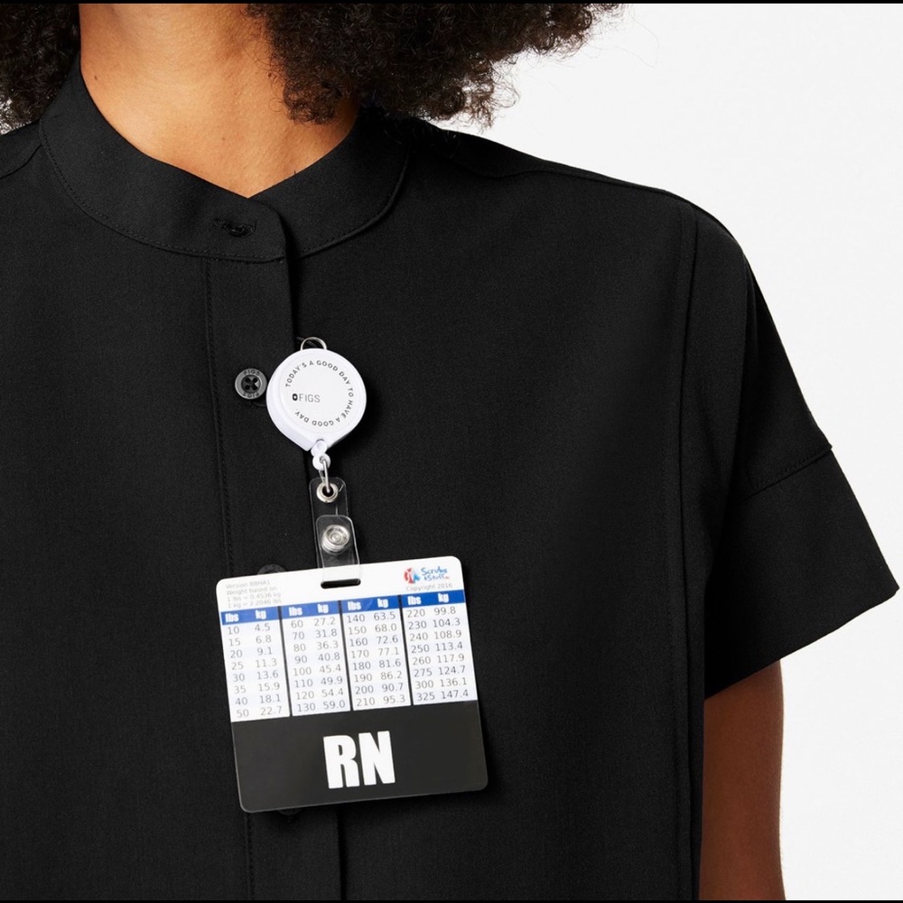 FIGS BLACK MANILA SCRUB TOP SMALL